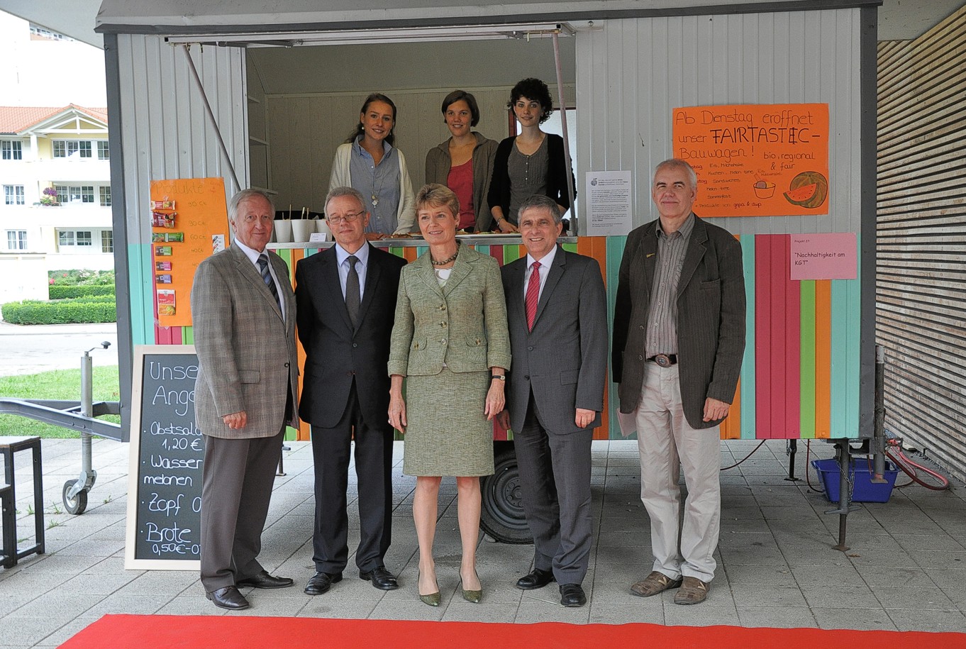 Offizielles Pressefoto zur Einweihung des Fairtastic-Bauwagens am KGT (Foto: Martin Dühning)