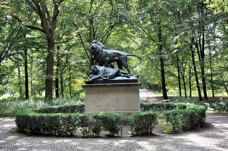 Löwenmonument im Berliner Tiergarten (Foto: Martin Dühning)