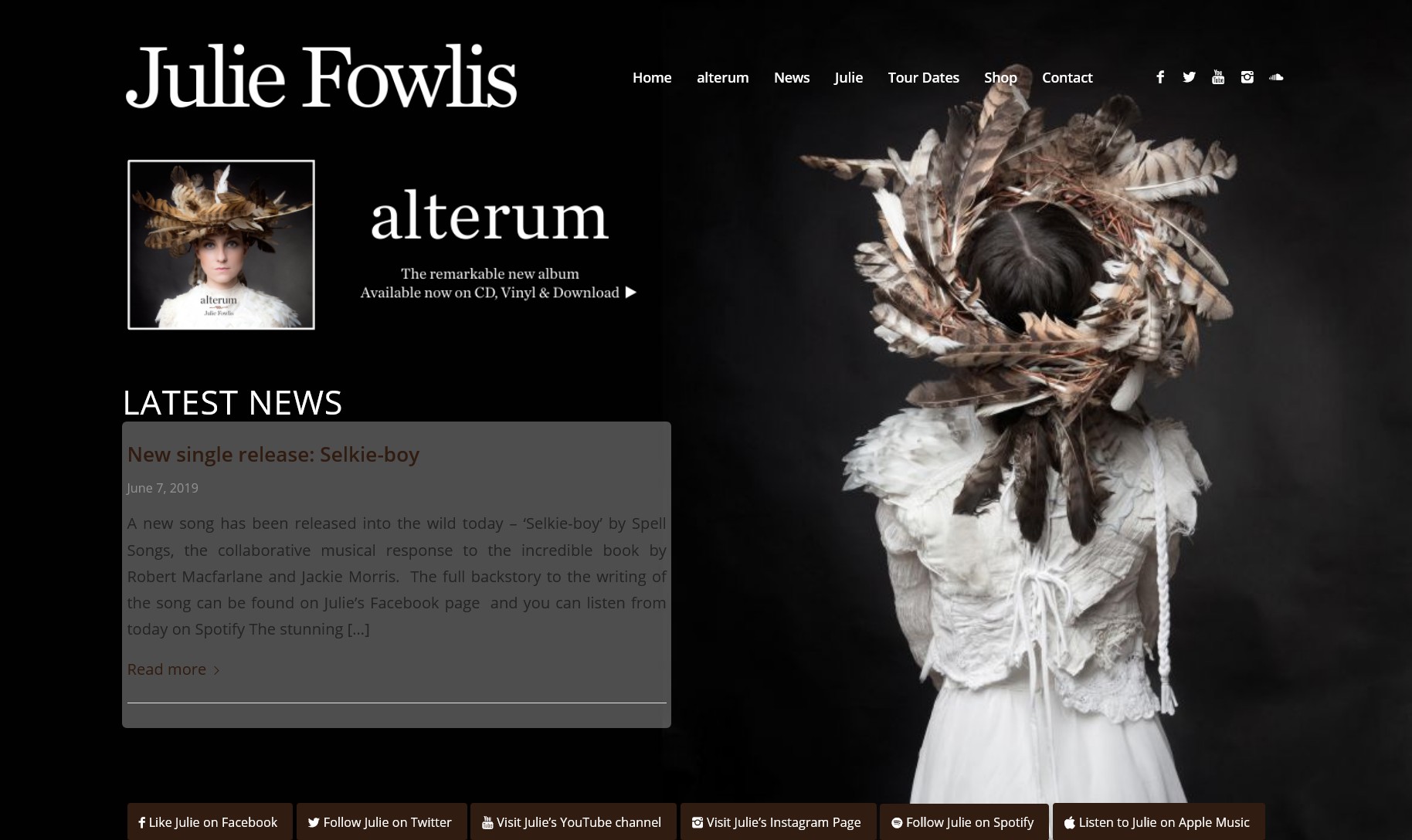 Webseite von Julie Fowlis unter https://www.juliefowlis.com/