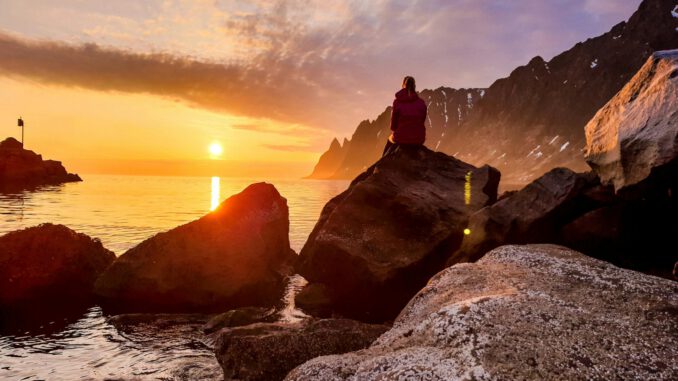 Sonnenuntergang in Norwegen (Foto: Tobias Bjorkli via Pexels)