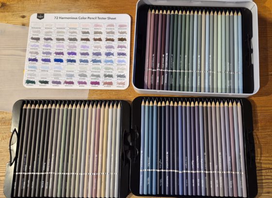 "72 Shades of Grey liefert das Harmonious Collection Coloured Pencil Set" von CastleArts (2024).