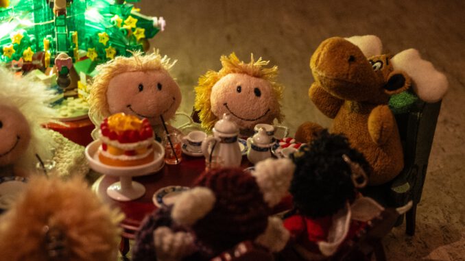 Polly, Belion, Alke, Sunny und Nuuba feiern mit den anderen Weihnachten (Foto: Martin Dühning)